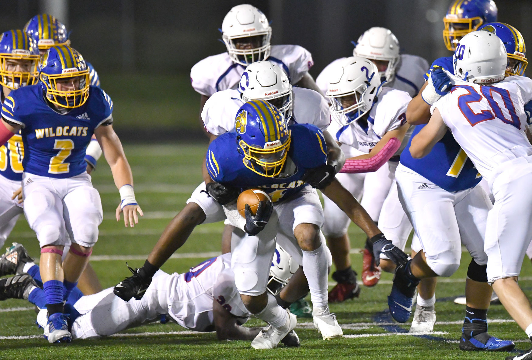 100821-qc-spt-cent-north fball-250